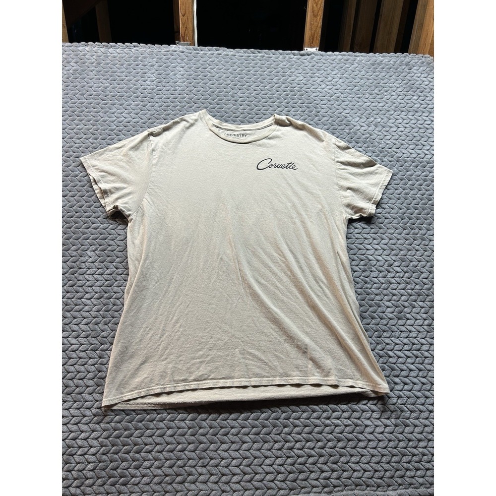Corvette 1975 Stingray Coupe Graphic T Shirt XL Beige Vintage Car Chevy GM